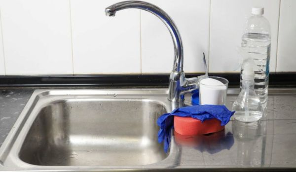 Addressing Hard Water Stains And Spots
